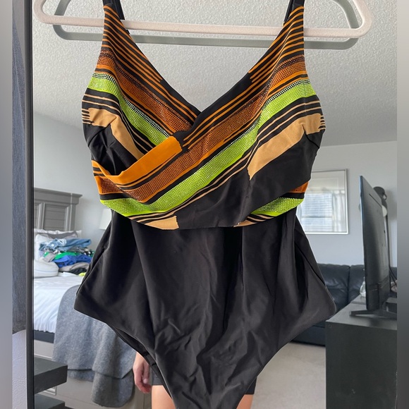 2 David swimsuits - Picture 2 of 6